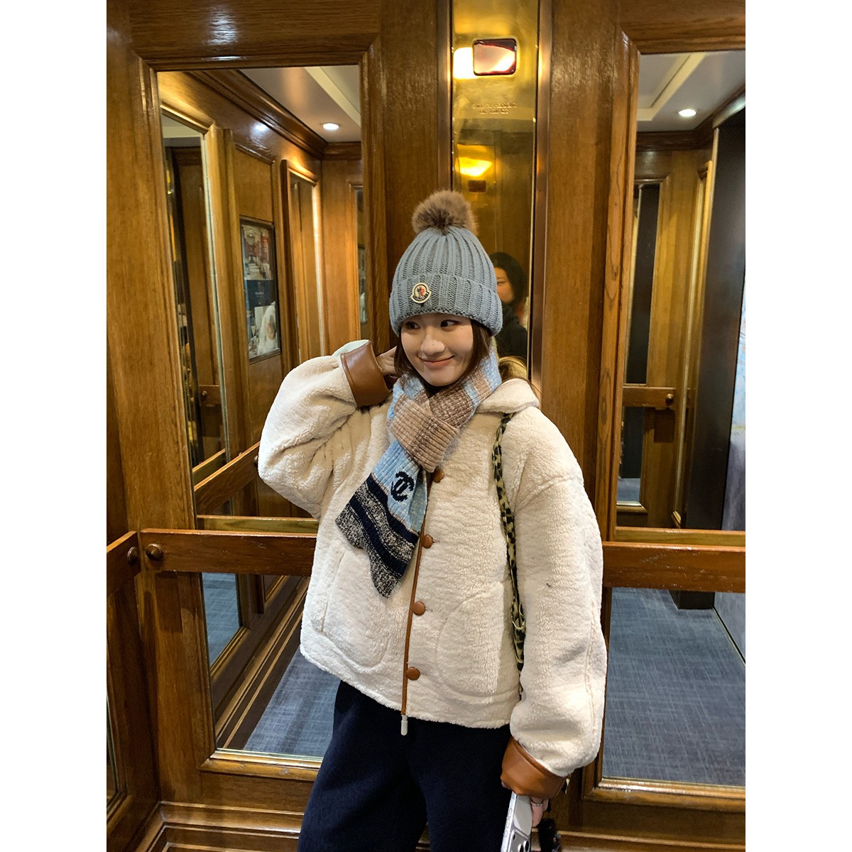 香菜不加辣12/8 20点【芝士奶盖】双面穿羊羔毛pu皮休闲保暖外套