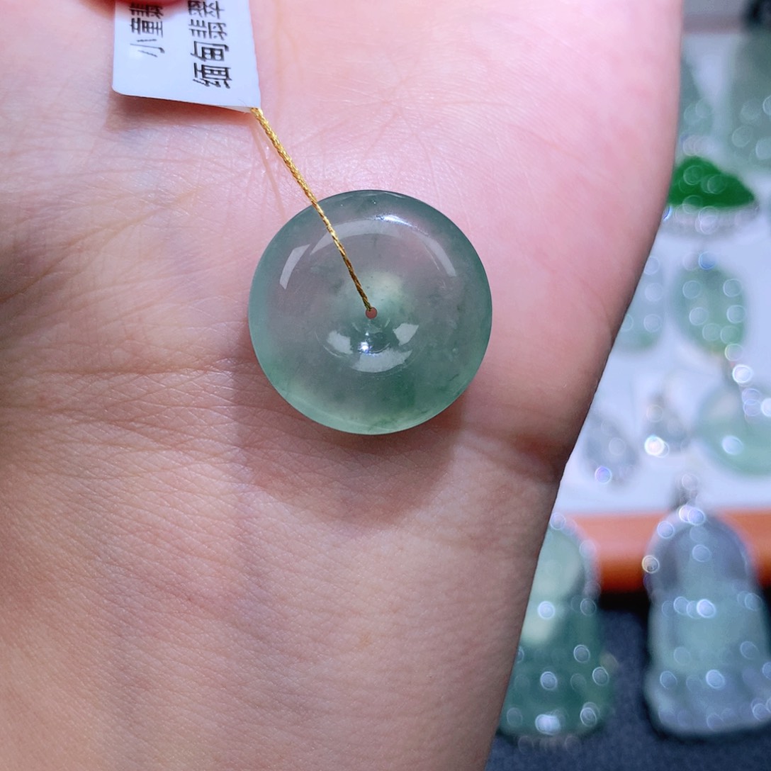 翡翠未镶嵌颈饰扣子