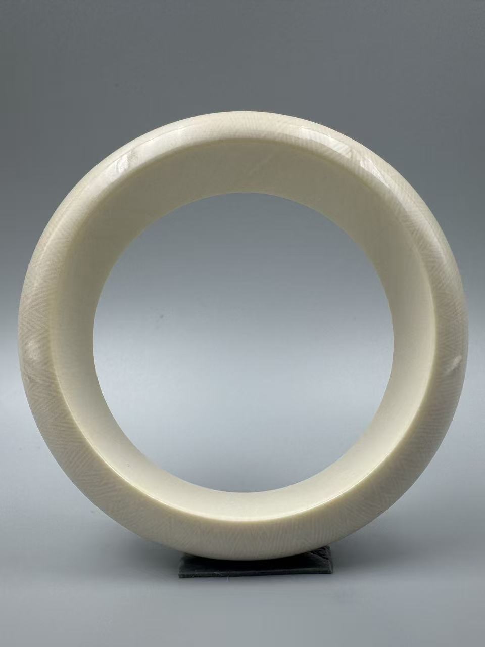 M50622 天然猛犸牙 原色无漂 三无满纹2.0*59.2mm贵妃镯 扁镯