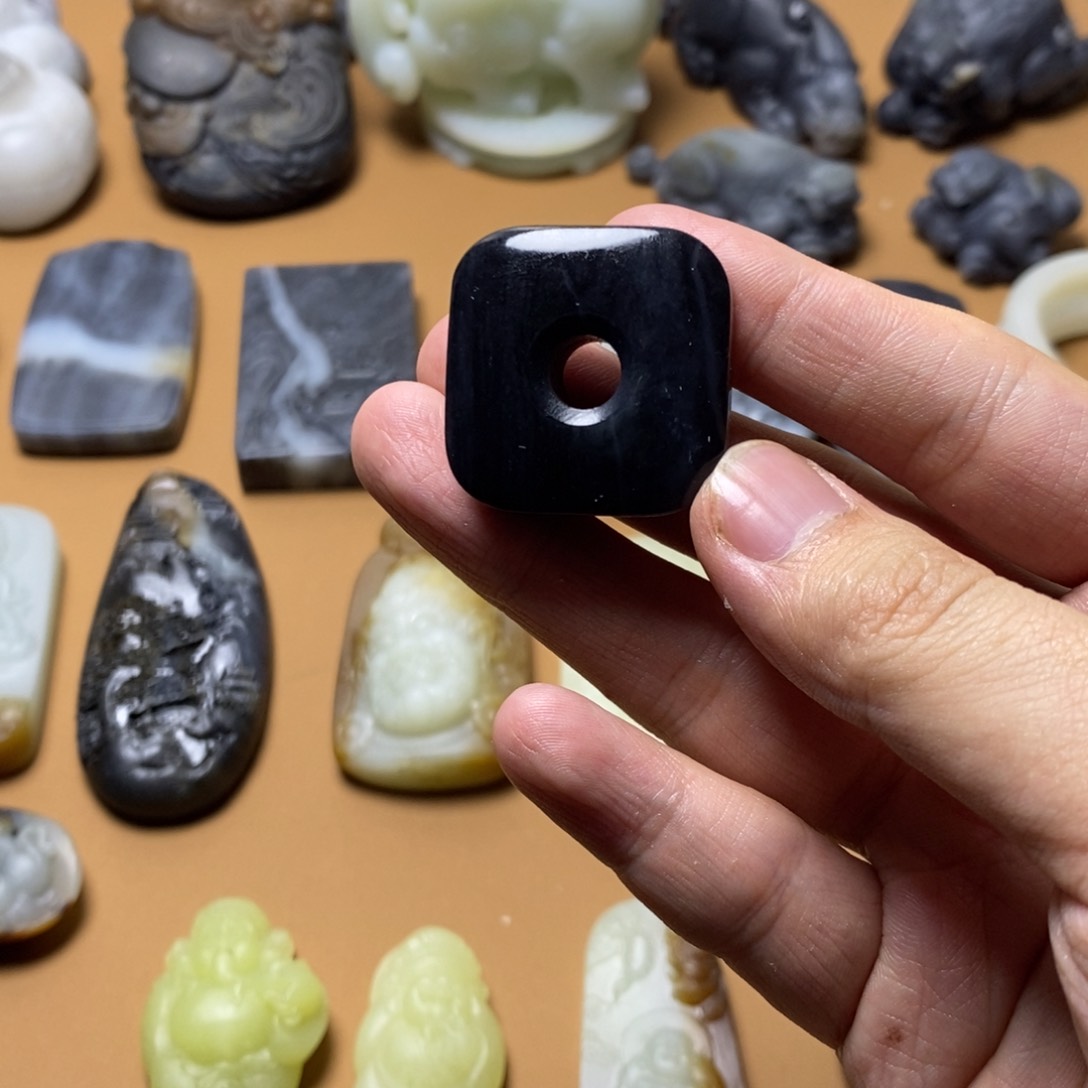 和田玉挂件定制未镶嵌