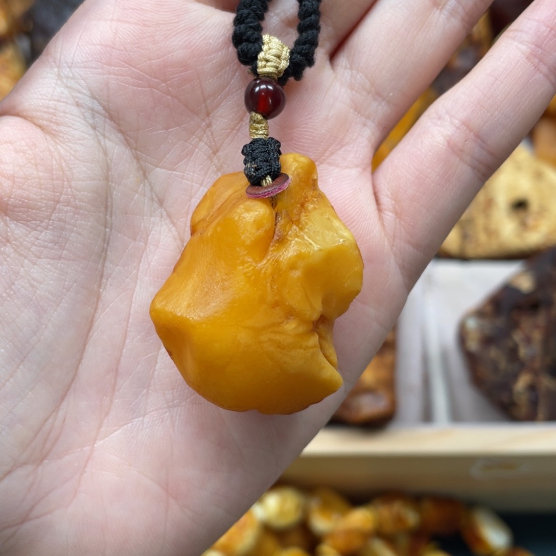 琥珀珠宝奇石未镶嵌