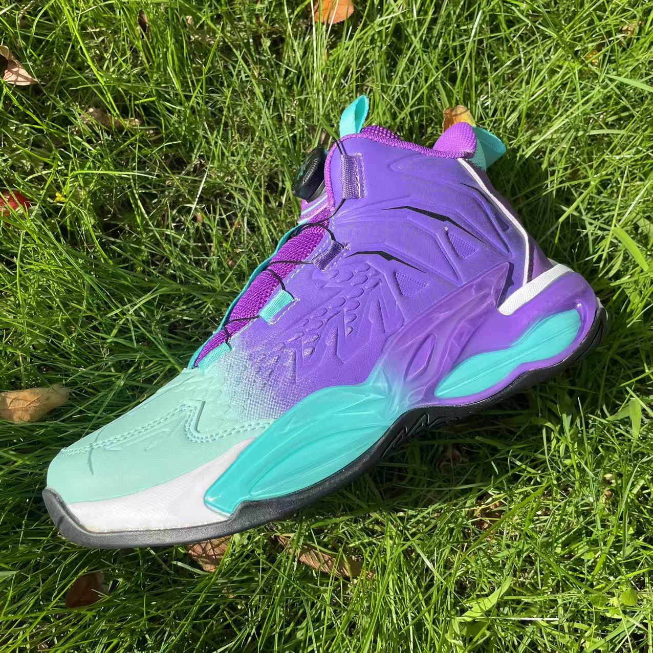 青少年款四季舒适休闲帅气篮球鞋