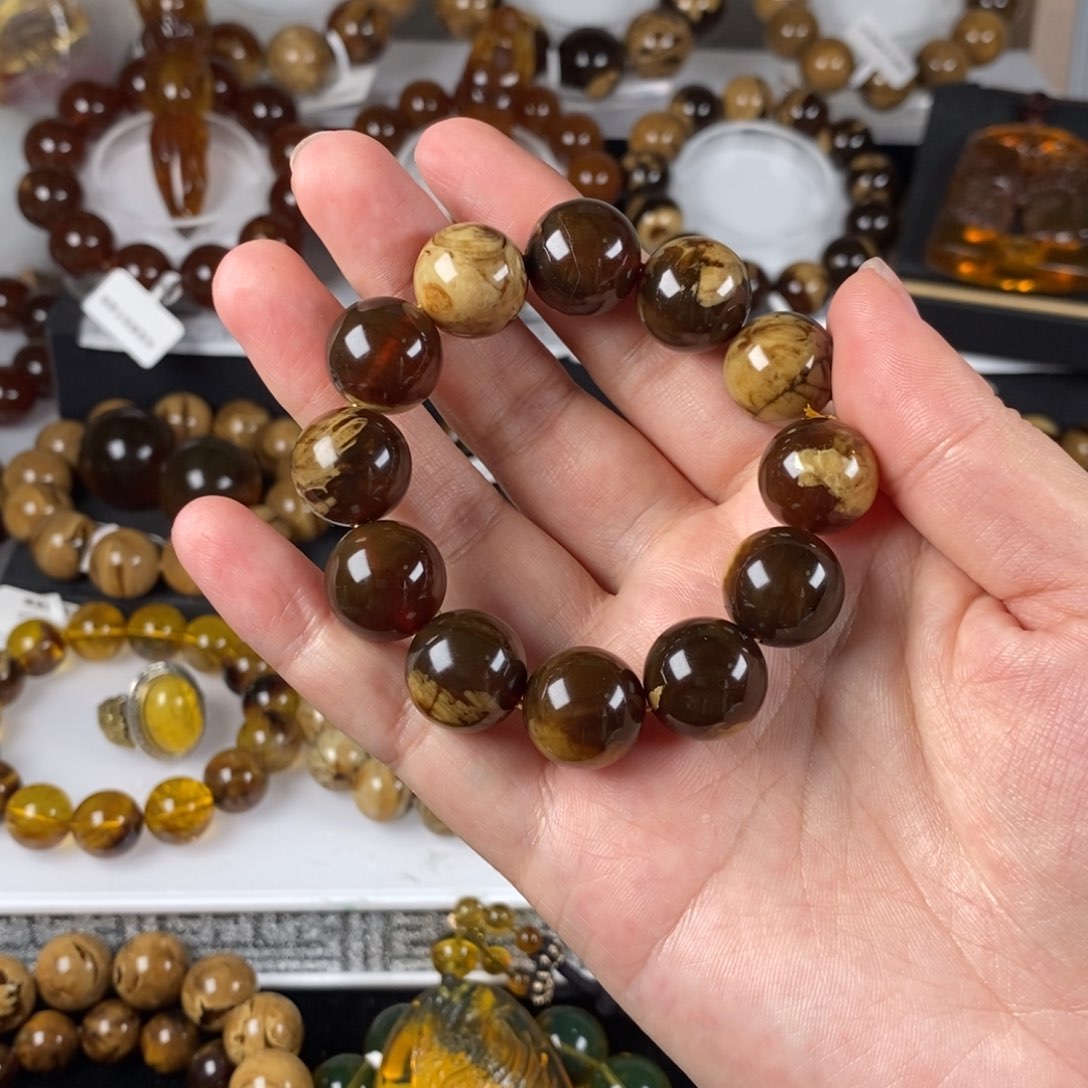 琥珀珠宝奇石未镶嵌A***。