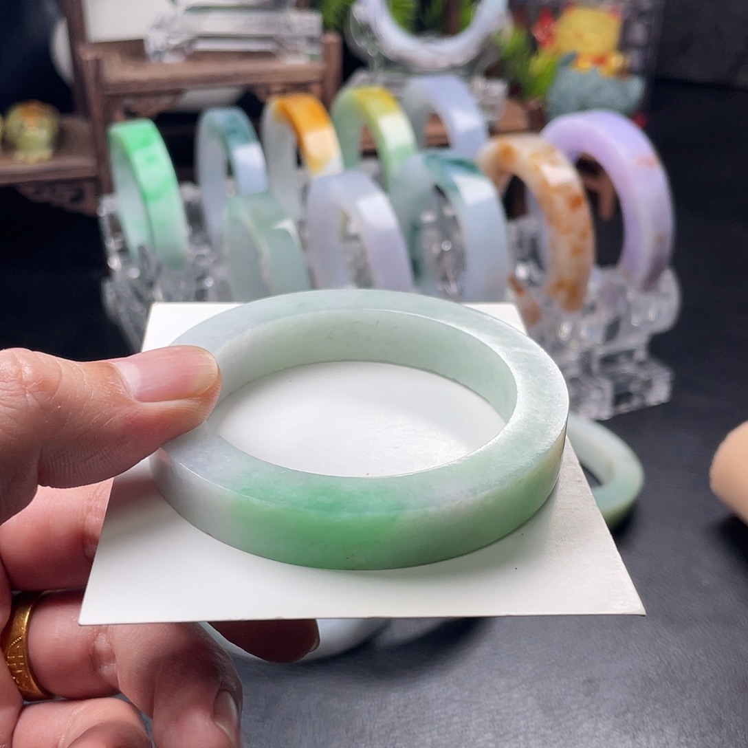 定制翡翠未镶嵌正圈白底青55-57圈