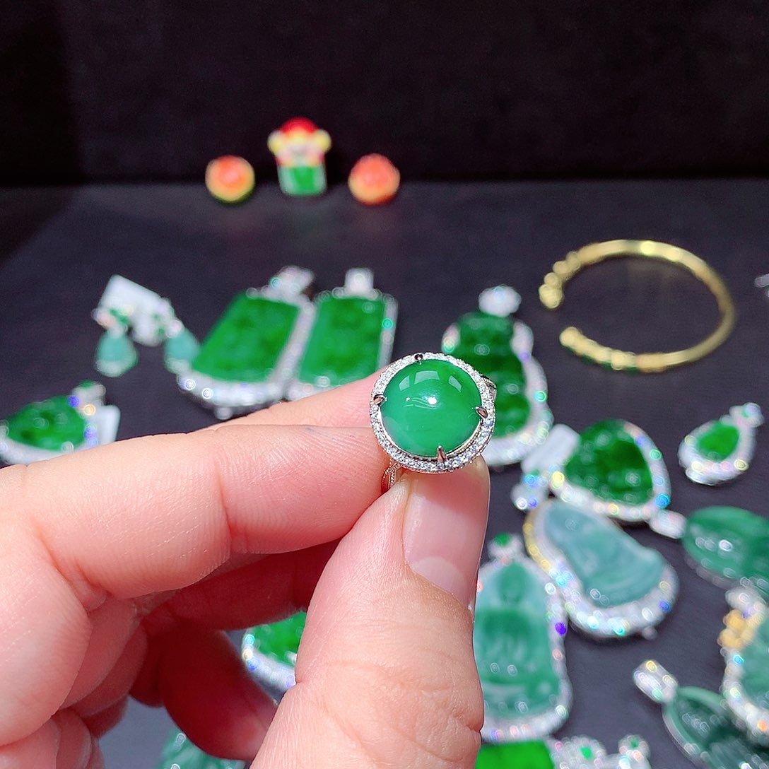 【闪购商品】翡翠吊坠(不含链)未镶嵌