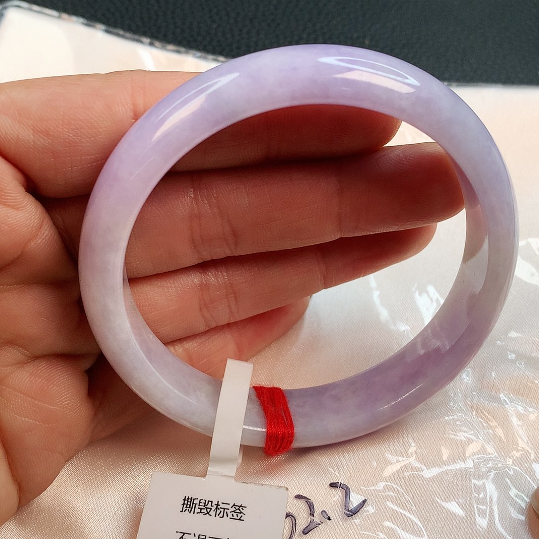 翡翠未镶嵌手镯…………..