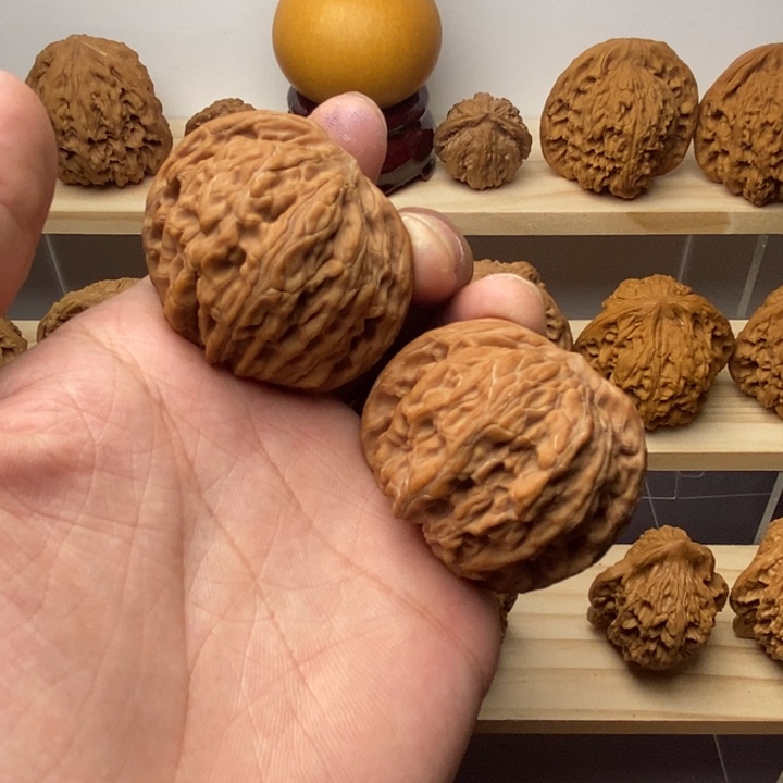 把件核桃44尺全品红皮蝴蝶磨盘一物一图