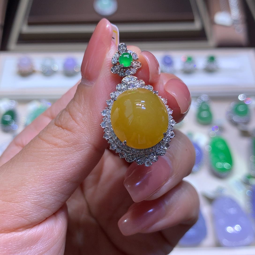 吊坠(不含链)18K金镶嵌翡翠