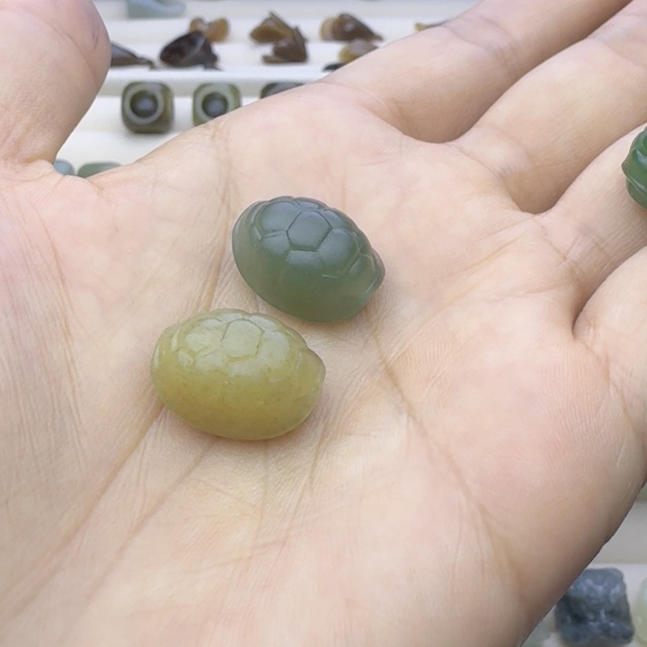 M***周和田玉（糖玉）未镶嵌车挂