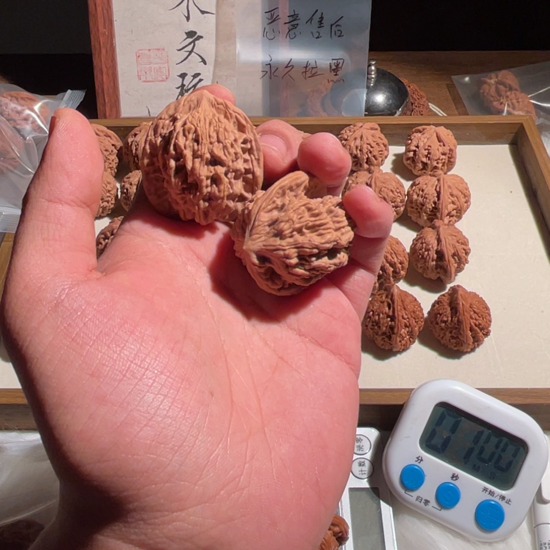 野***草虎头文玩核桃xxxxxx