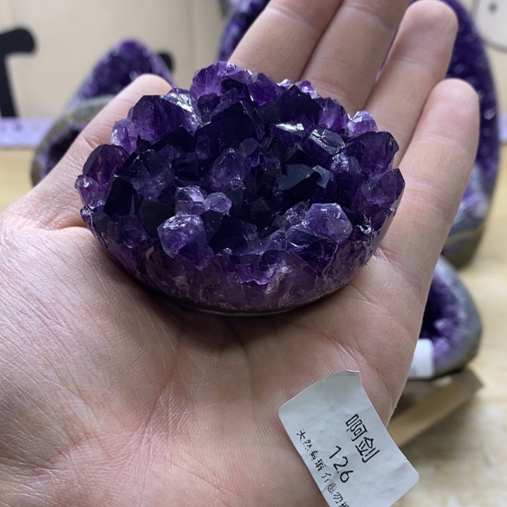 未镶嵌水晶大型摆件（非配饰）