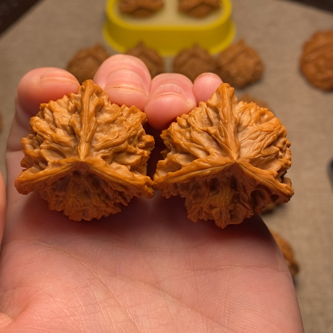 文玩核桃吊坠盘山三棱37