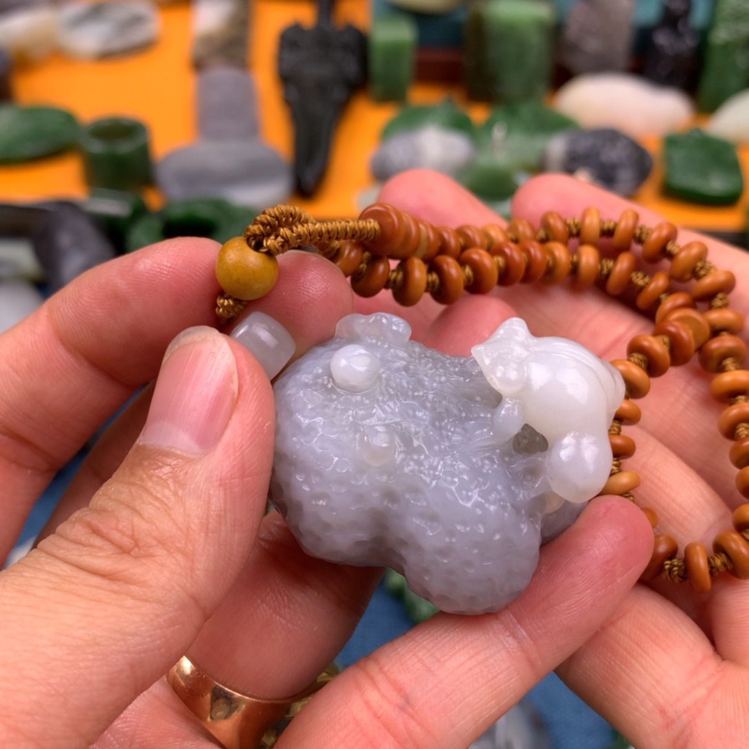 和田玉未镶嵌颈饰