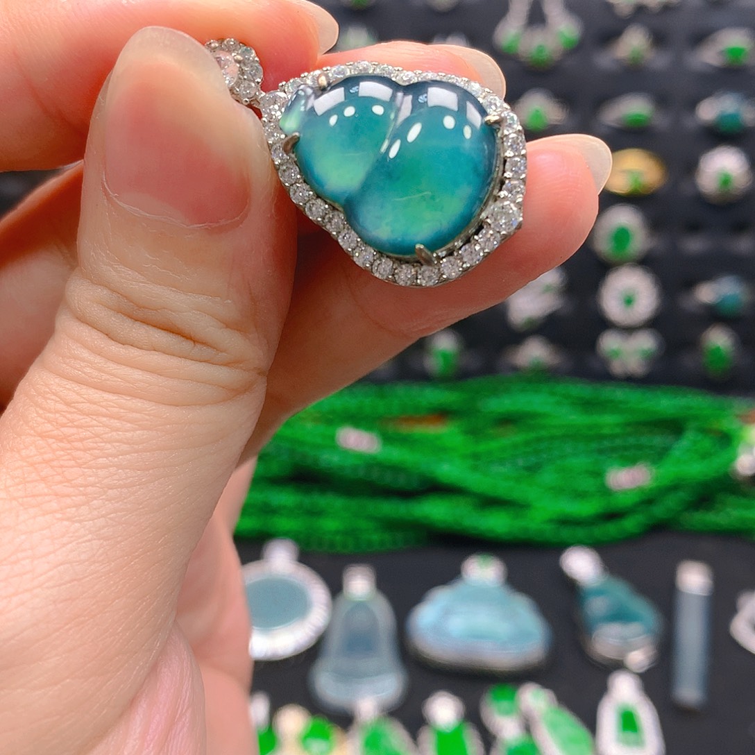 翡翠未镶嵌吊坠(不含链)