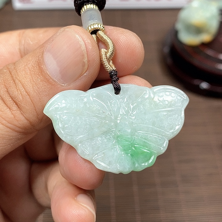 颈饰未镶嵌翡翠天然翡翠玉A货配证书