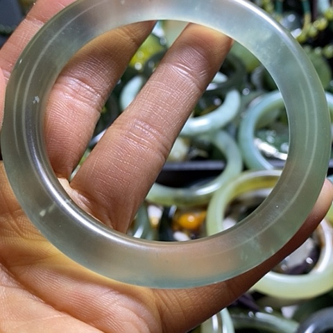 岫玉手镯未镶嵌60口径