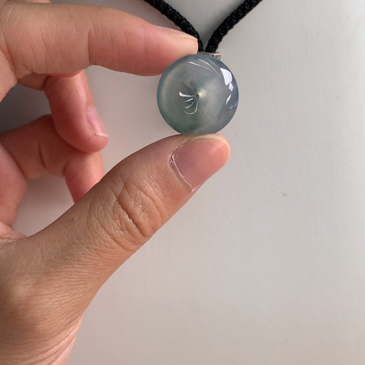 翡翠挂件未镶嵌….