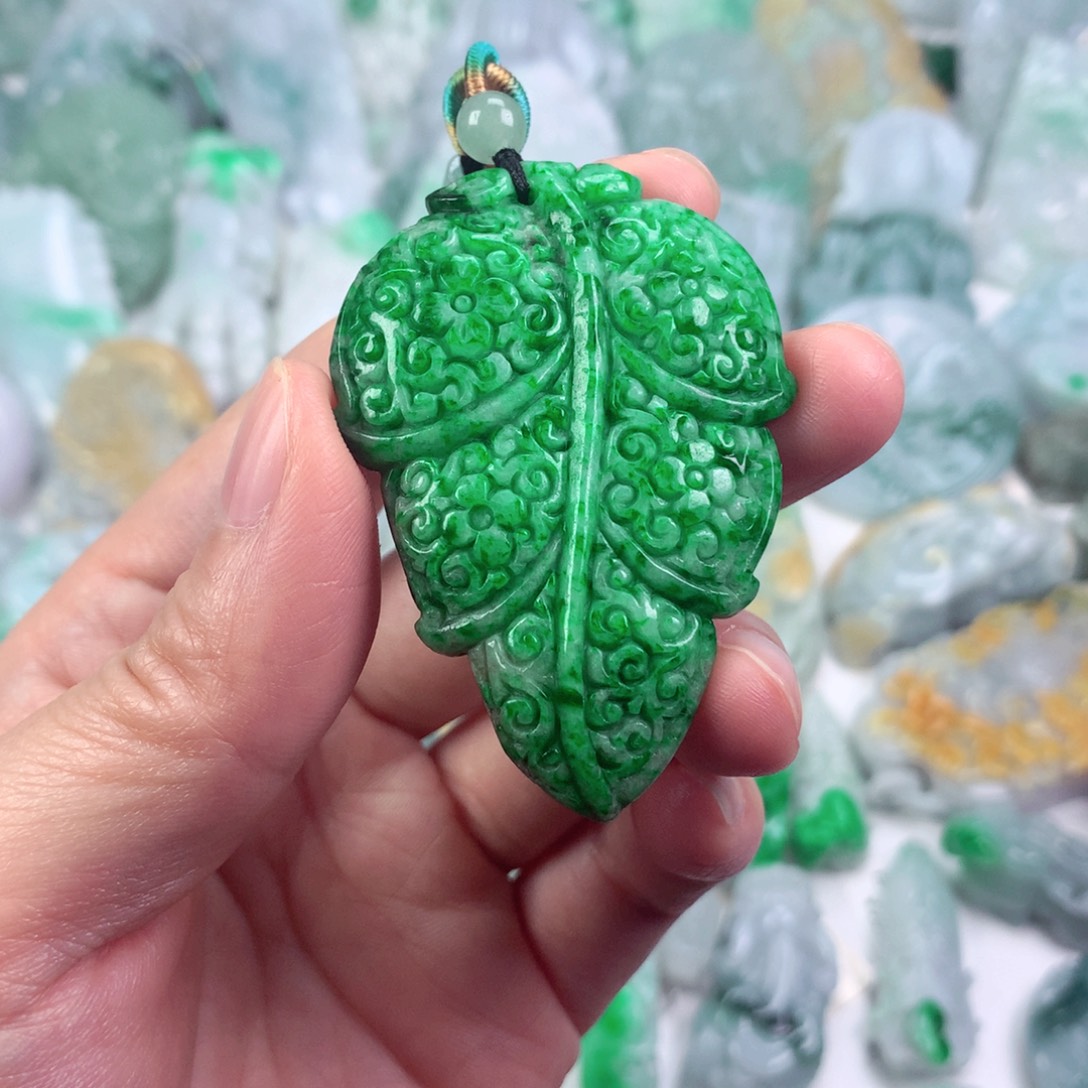 玫***花翡翠未镶嵌吊坠(不含链)