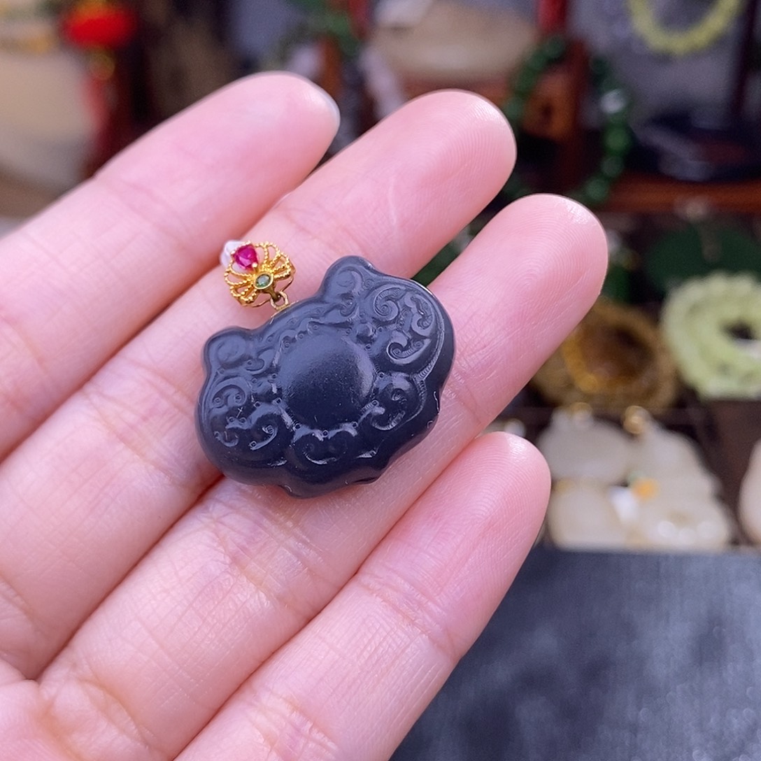 和田玉烟紫18.K金吊坠清货价未镶嵌