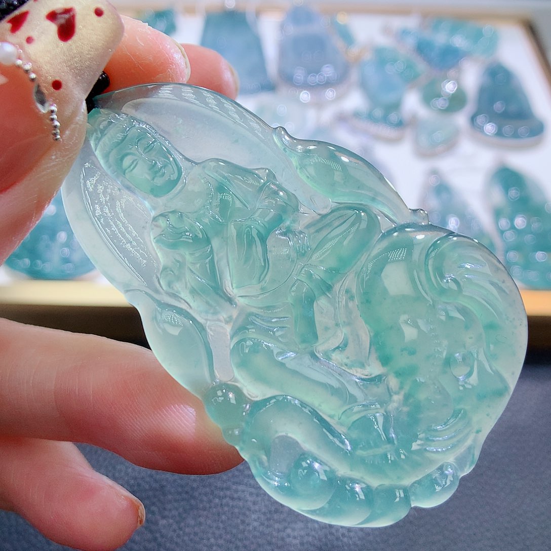 翡翠颈饰未镶嵌翡翠