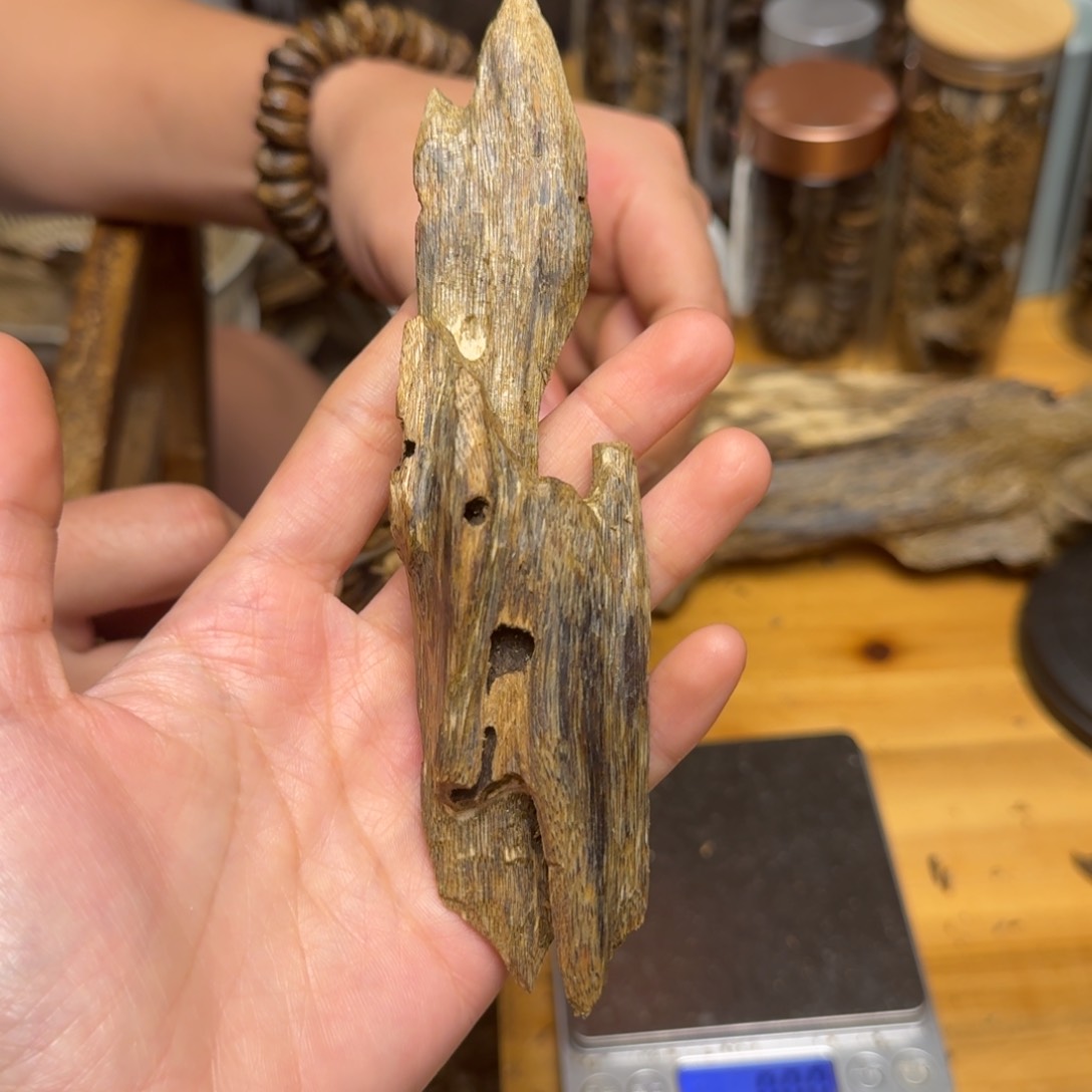 沉香碎屑沉香白棋块料29克