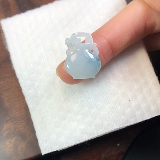 翡翠未镶嵌颈饰缅甸A货，每天下午1点半开播