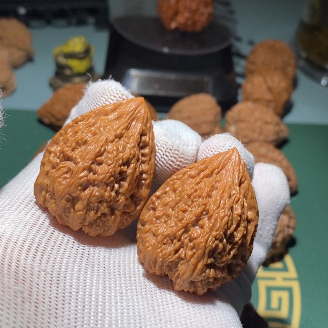 文玩核桃吊坠塔尖