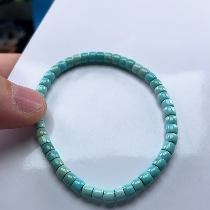 绿松石颈饰未镶嵌