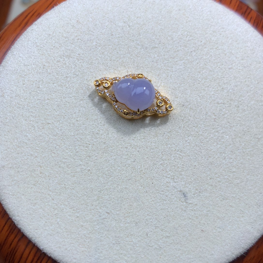 翡翠18K金镶嵌毛衣链紫葫芦