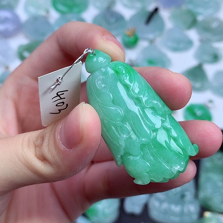 翡翠颈饰未镶嵌A货翡翠