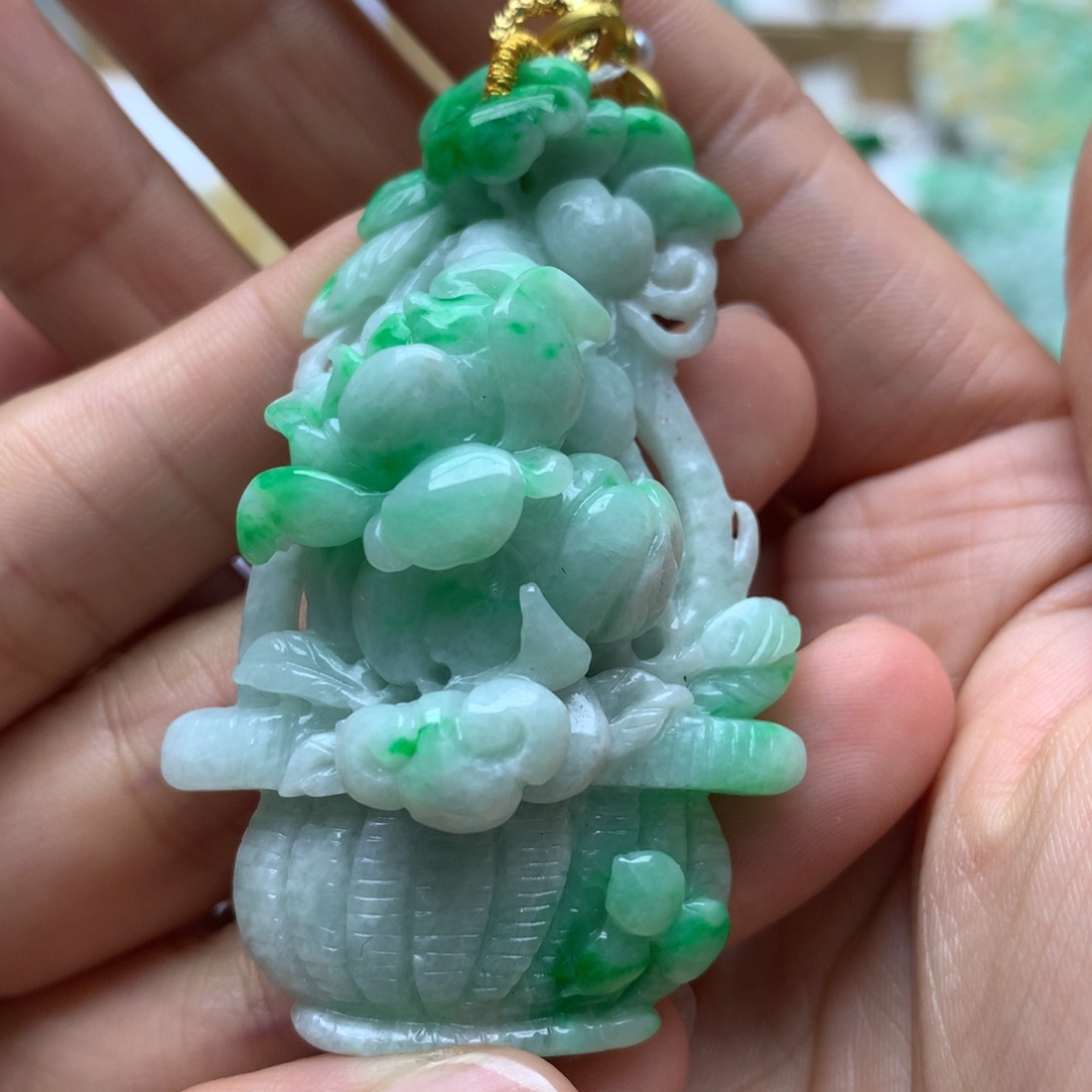 翡翠未镶嵌颈饰翡翠