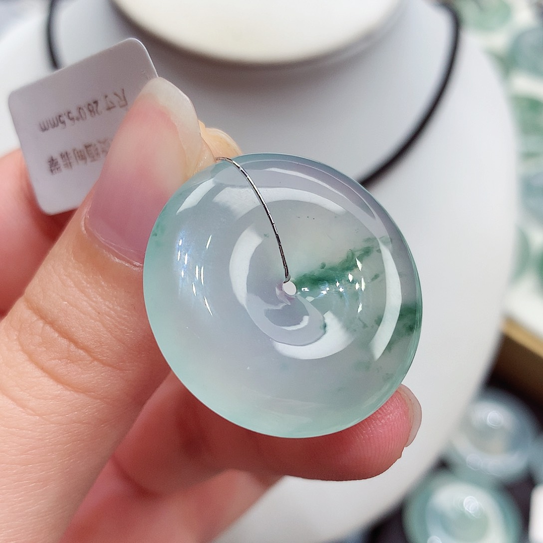 颈饰未镶嵌翡翠翡翠121，28/5.5