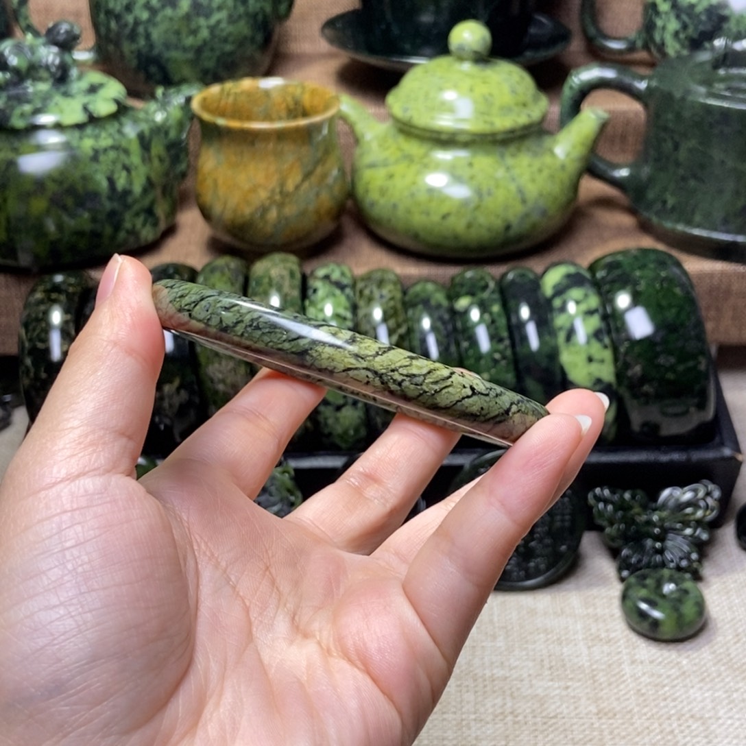 ****子蛇纹石玉未镶嵌药王石手镯