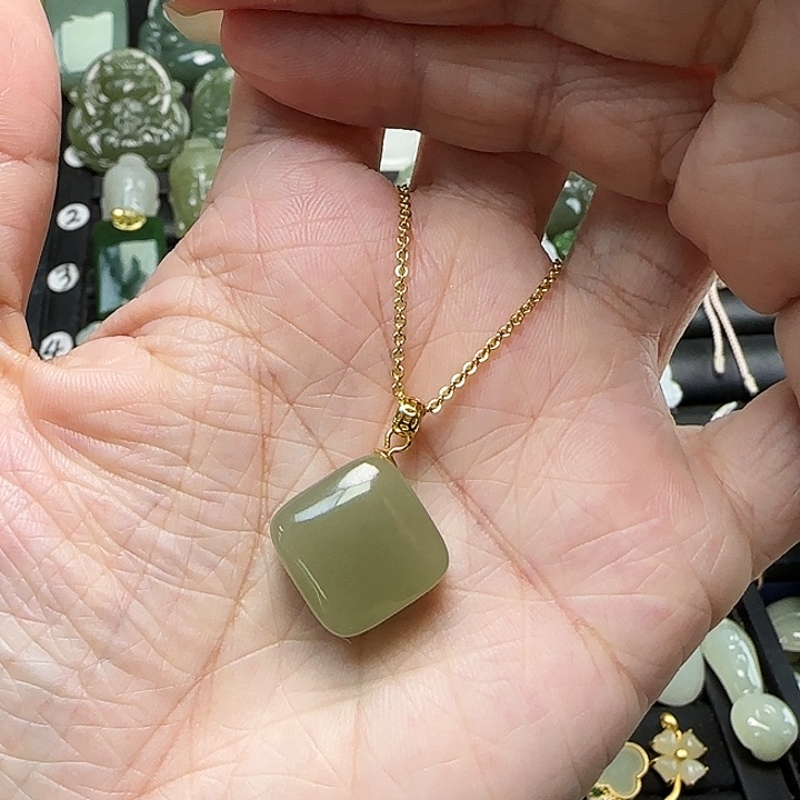 颈饰银S925镶嵌和田玉