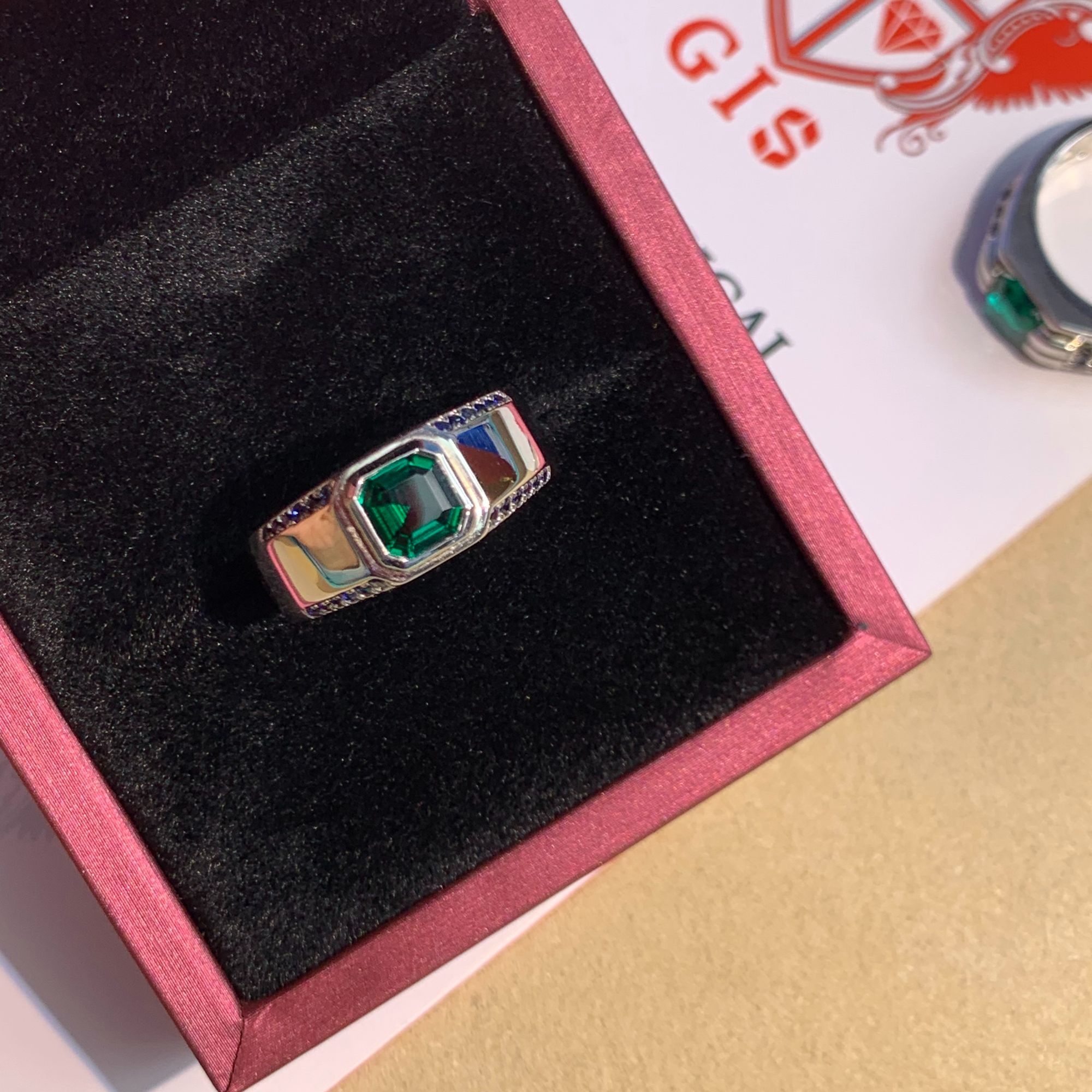 培育祖母绿培育祖母绿沃顿色男戒