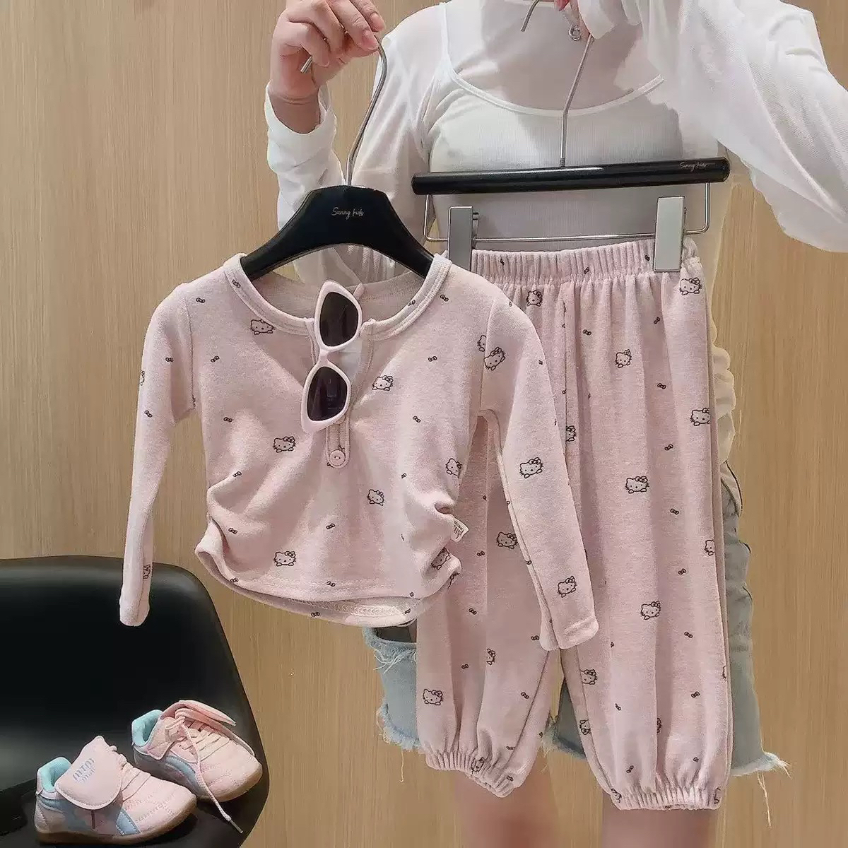 女宝kitty满印T恤裤子套装