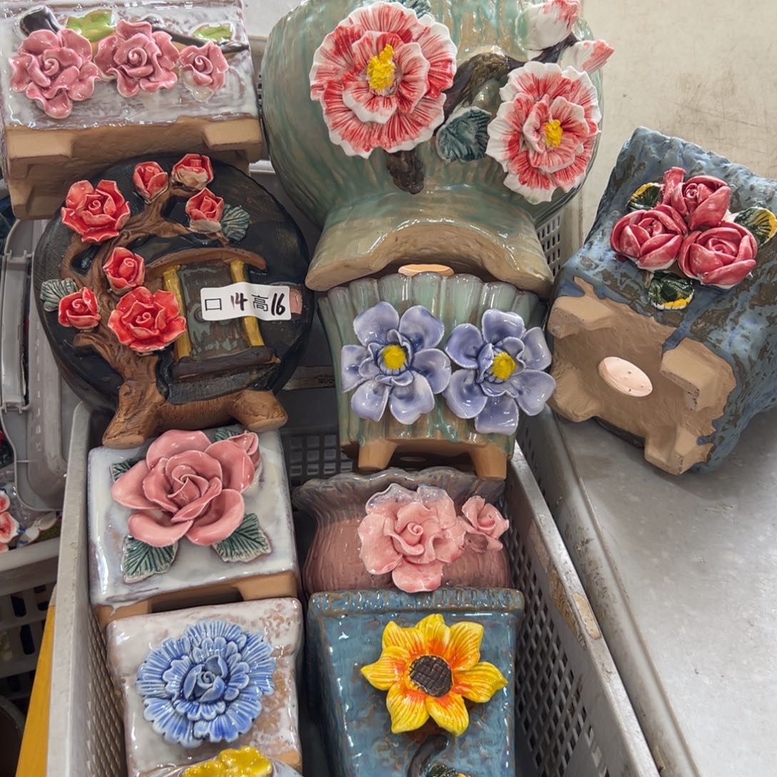 2352 花盆拍满20元发货，退款拉黑