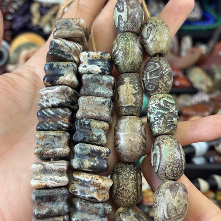 浮***～玛瑙/玉髓未镶嵌颈饰