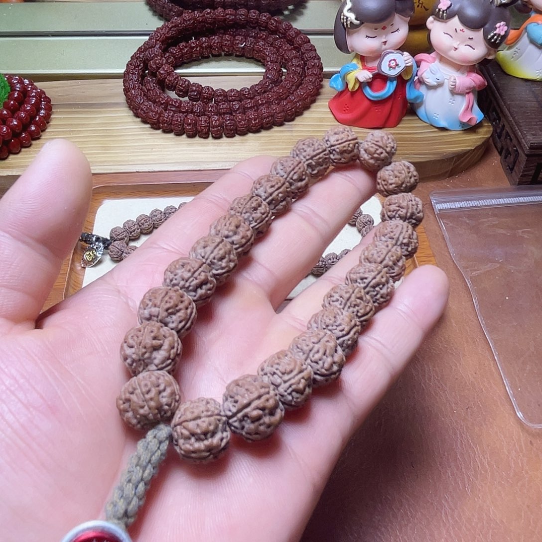 年***爸文玩核桃吊坠老树王