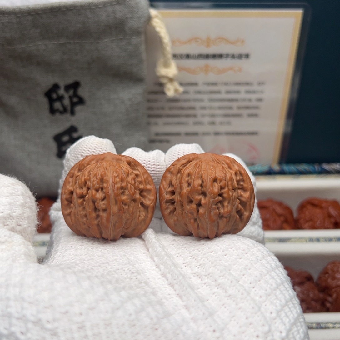 文玩核桃把件稳***稳汉高楼36