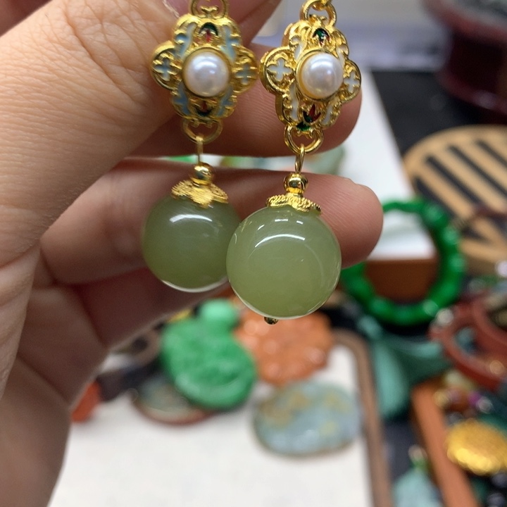 颈饰未镶嵌和田玉吊坠