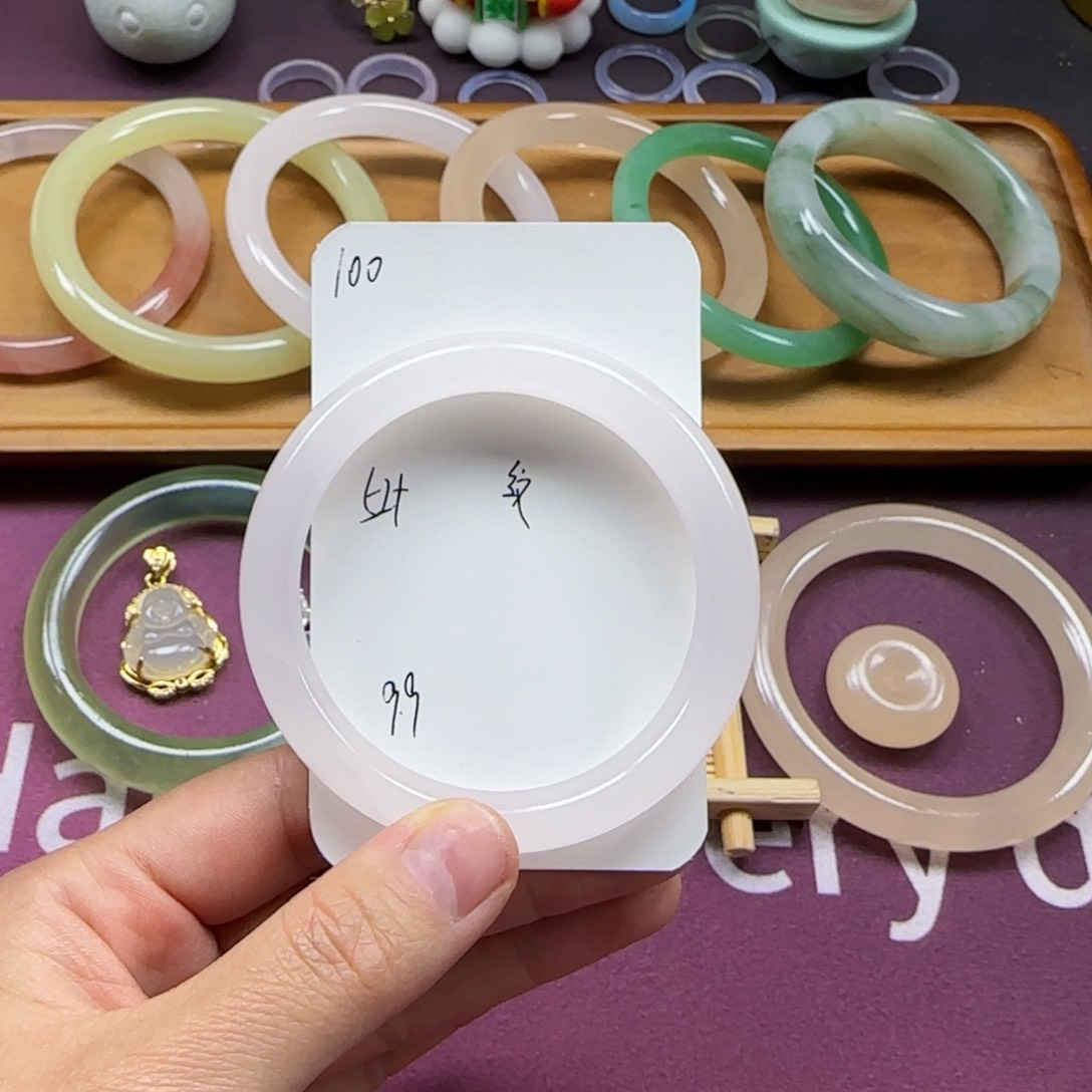 石英质玉手镯未镶嵌100