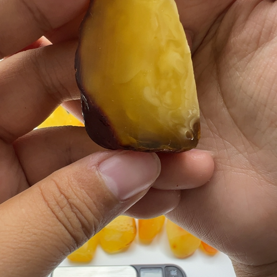 萤***，定制琥珀蜜蜡定制
