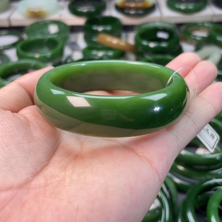 和田玉（碧玉）手镯未镶嵌