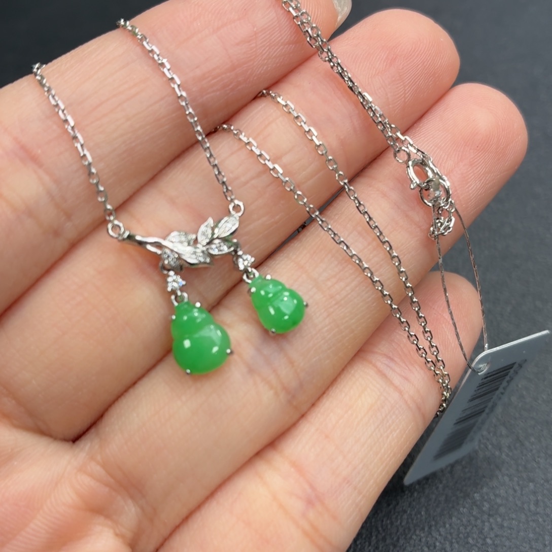 翡翠18K金镶嵌颈饰