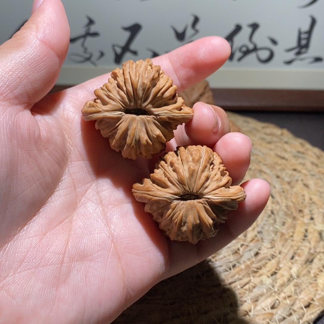 枫***亮桃核吊坠41汉高楼