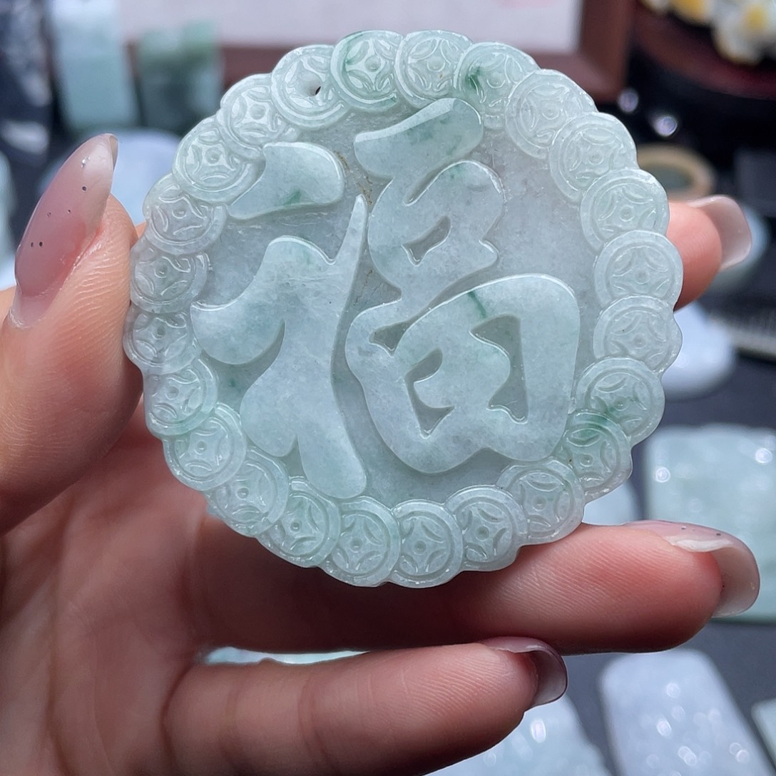 翡翠未镶嵌颈饰翡翠