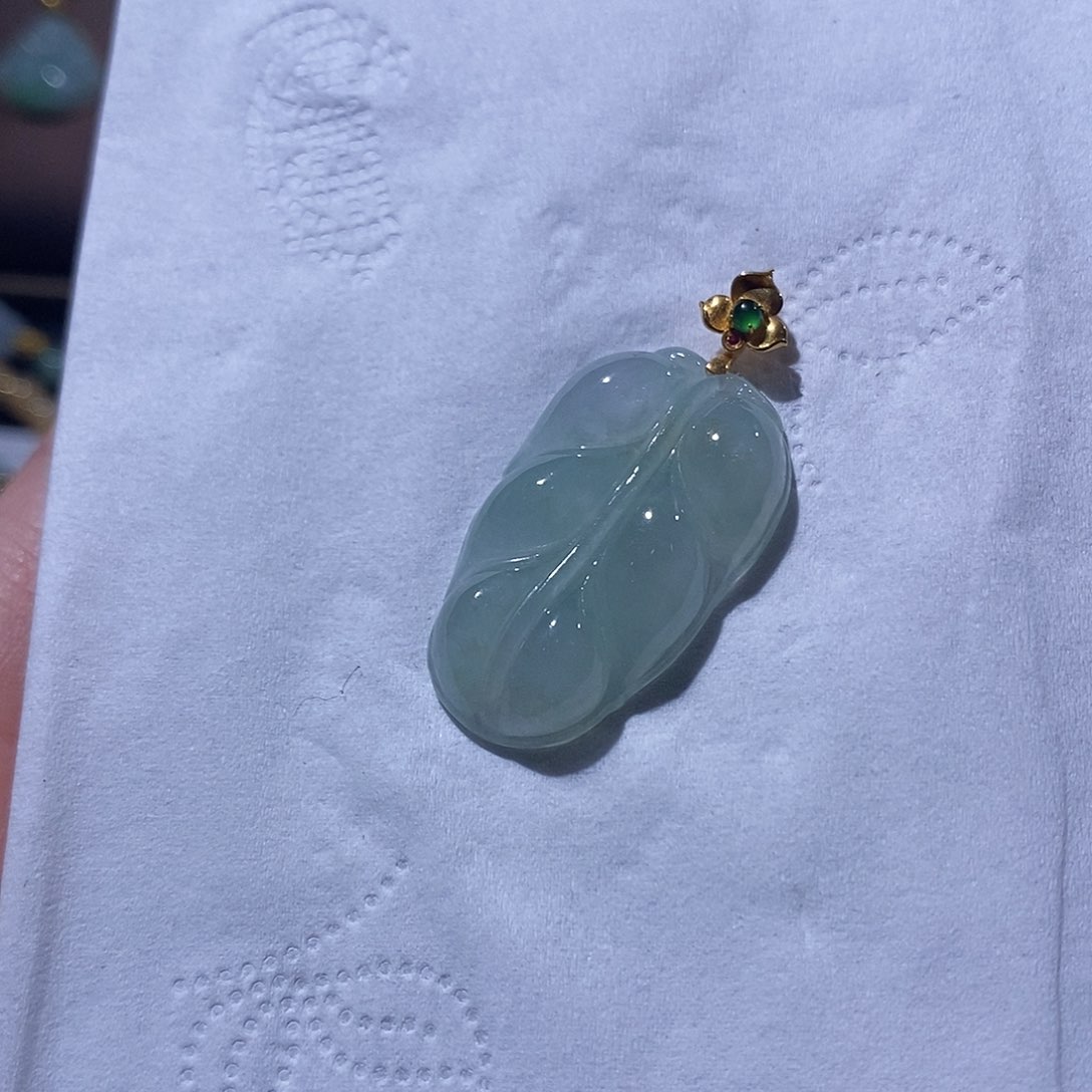 翡翠吊坠(不含链)18K金镶嵌