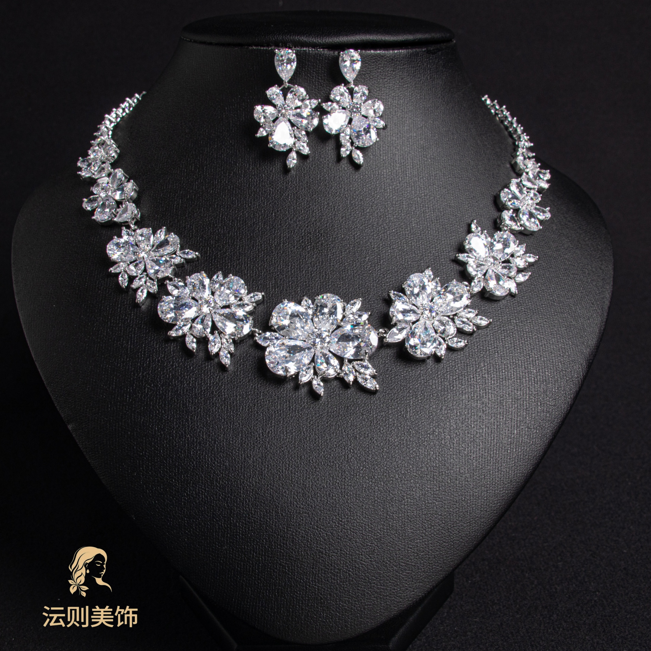 铜合金锆石项链  H702《繁花》时尚素款红色走秀气质项链