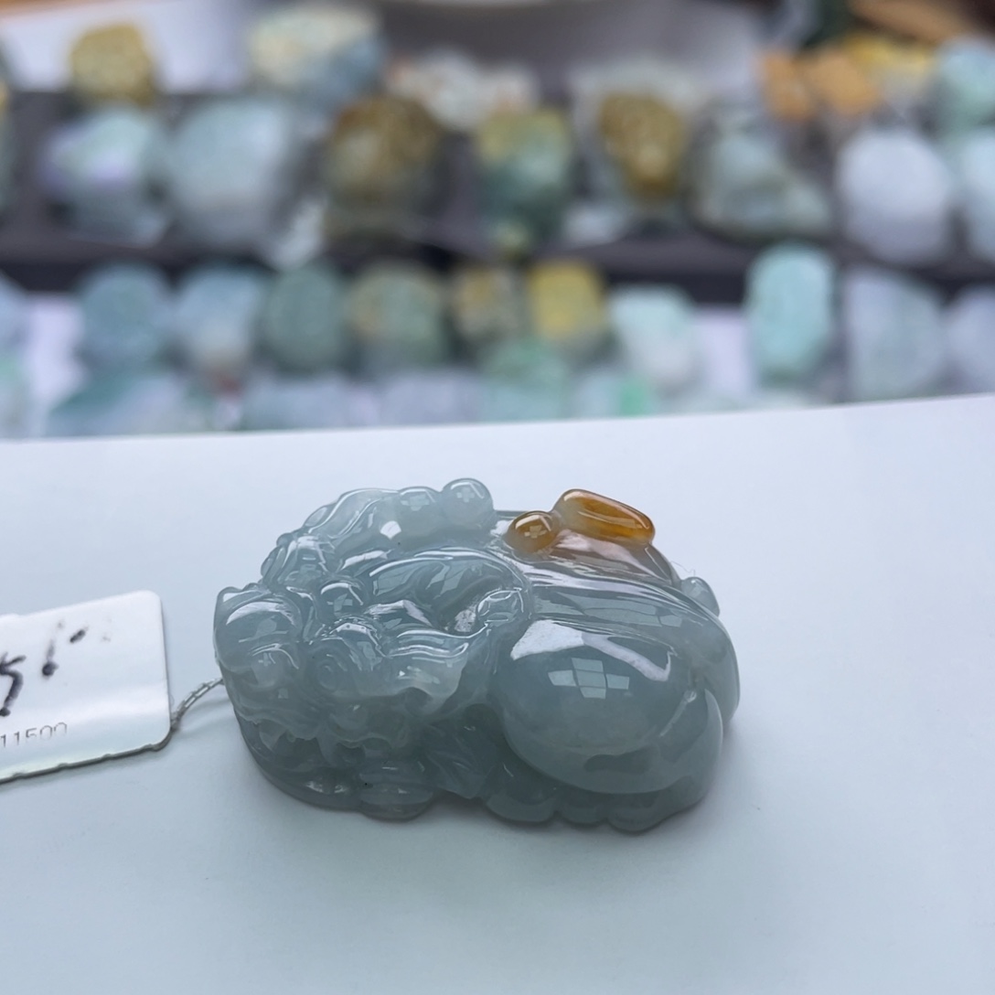 翡翠颈饰未镶嵌貔貅